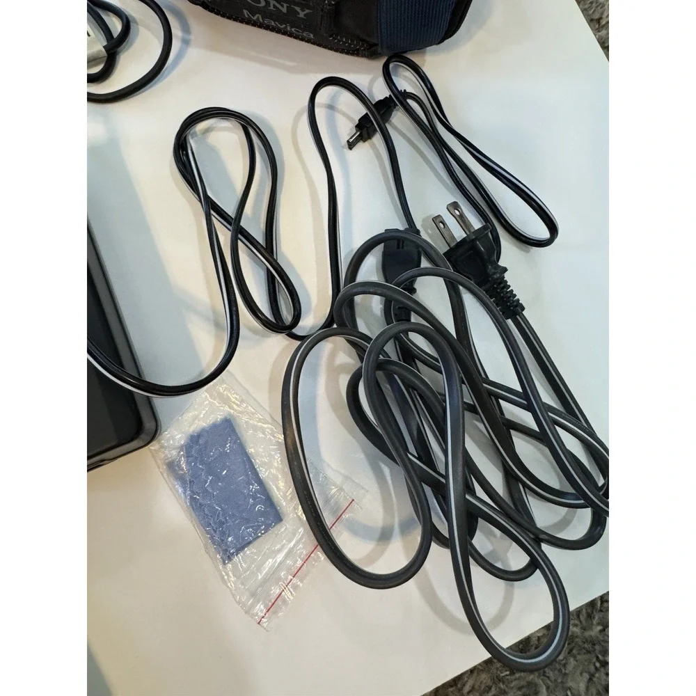 Sony Mavica MVC-FD100 Digital‎ Camera With Charger Tested Work & Carry Case